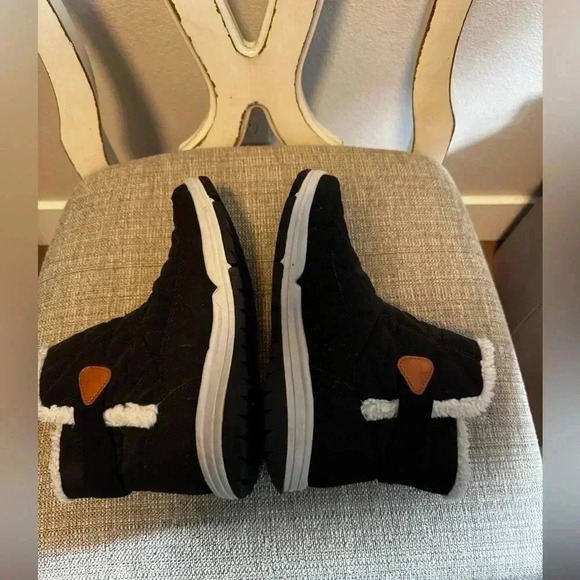 Ryka Women’s Aubonne Gore Ankle Boot Size 8 - Picture 2 of 7